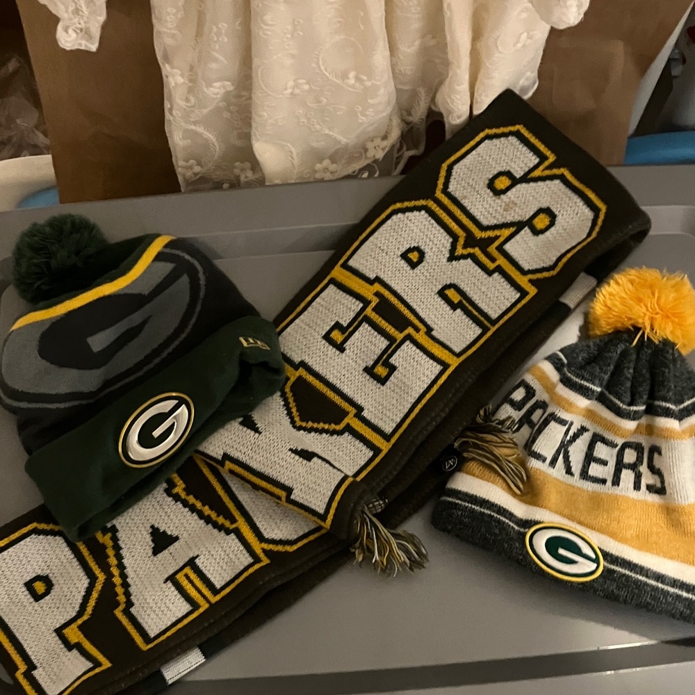 Packers Hat (2) and Scarf Set - Green and Yellow